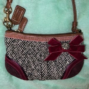 RARE Coach Tweed Pink and Purple Velvet Ribbon 🎀 Wristlet Wallet 💎